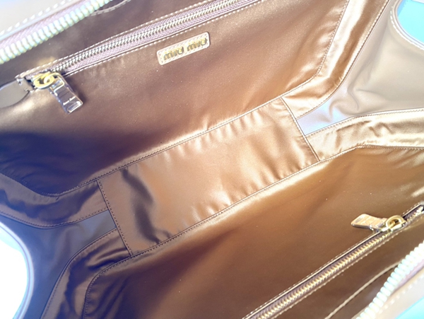 スーパーコピーブランドバッグ角部分ディテール